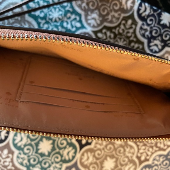 Kate Spade Lucy  L-Zip Wristlet -Brown Pebbled leather NWT - Picture 6 of 6